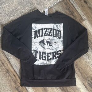 Recycled Karma Black and Gray Mizzou Tigers Crewneck Sweater 🎄